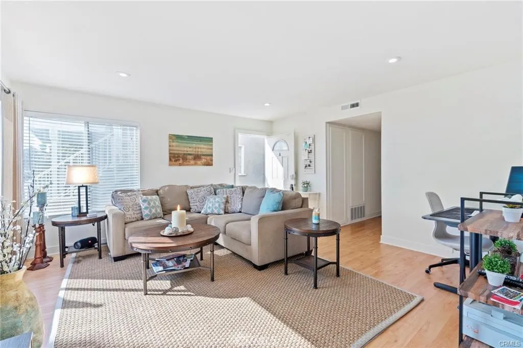 Additional image 14 of 418 E Oceanfront, Newport Beach, CA 92661