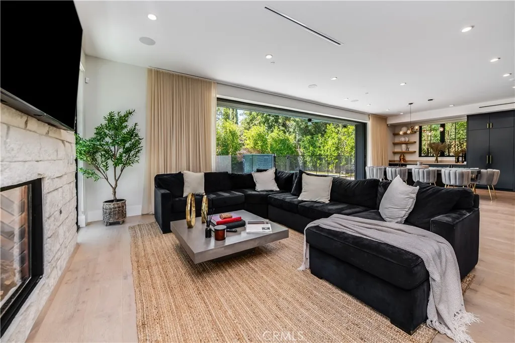 Additional image 16 of 5517 Allott Avenue, Sherman Oaks, CA 91401