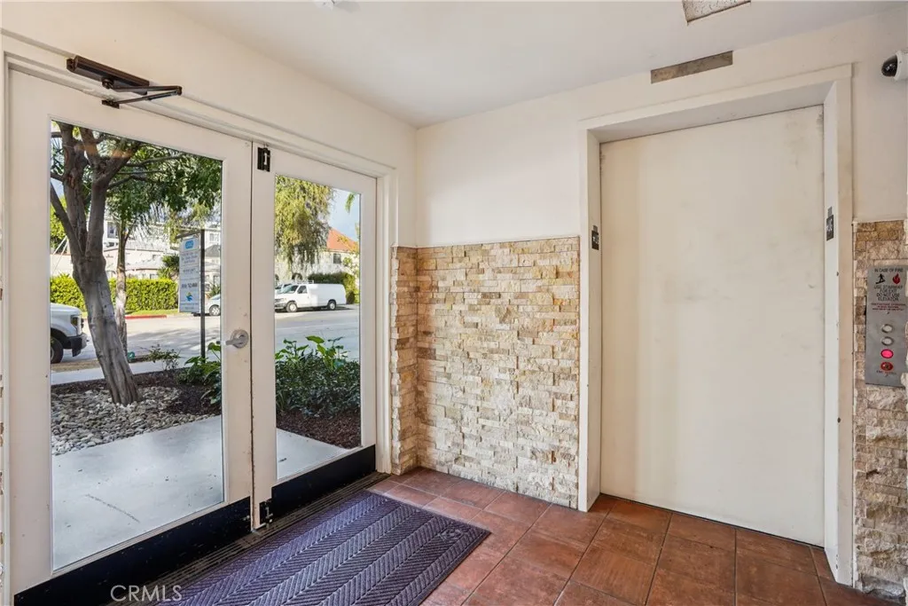 Additional image 35 of 11162 Camarillo St Unit 106, West Toluca Lake, CA 91602