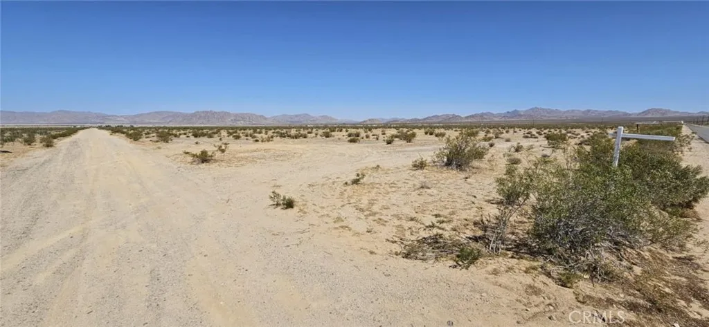 Additional image 7 of 800 Harrod Road, Lucerne Valley, CA 92356