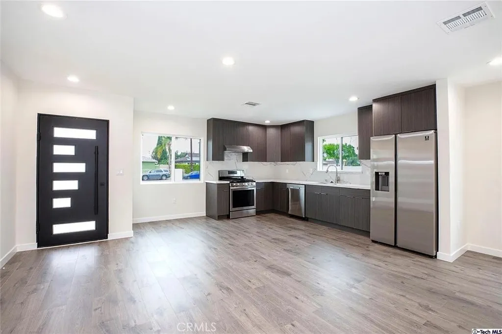 Additional image 6 of 10424 Woodley Avenue, Granada Hills, CA 91344