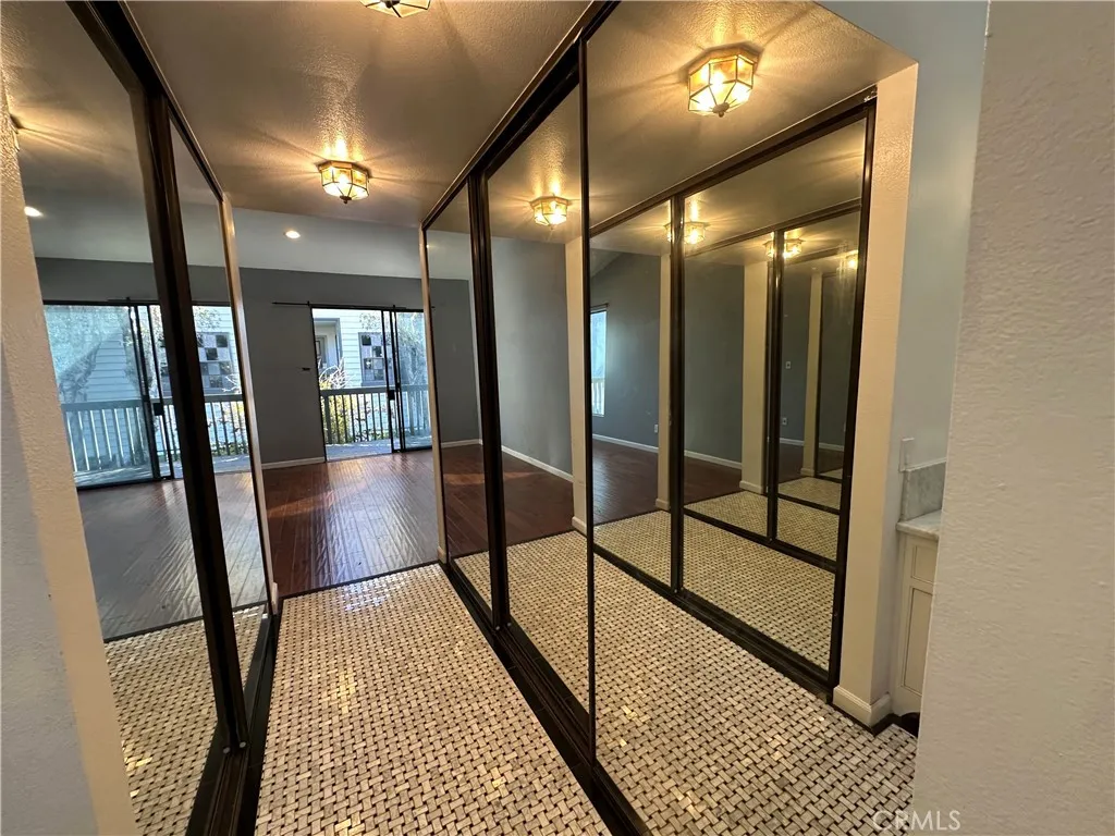 Additional image 7 of 2516 W Macarthur Blvd Unit H, Santa Ana, CA 92704