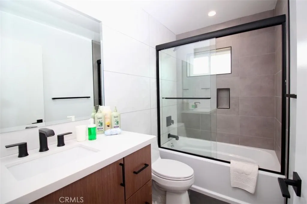 Additional image 46 of 1416 S Cloverdale Ave, Los Angeles, CA 90019