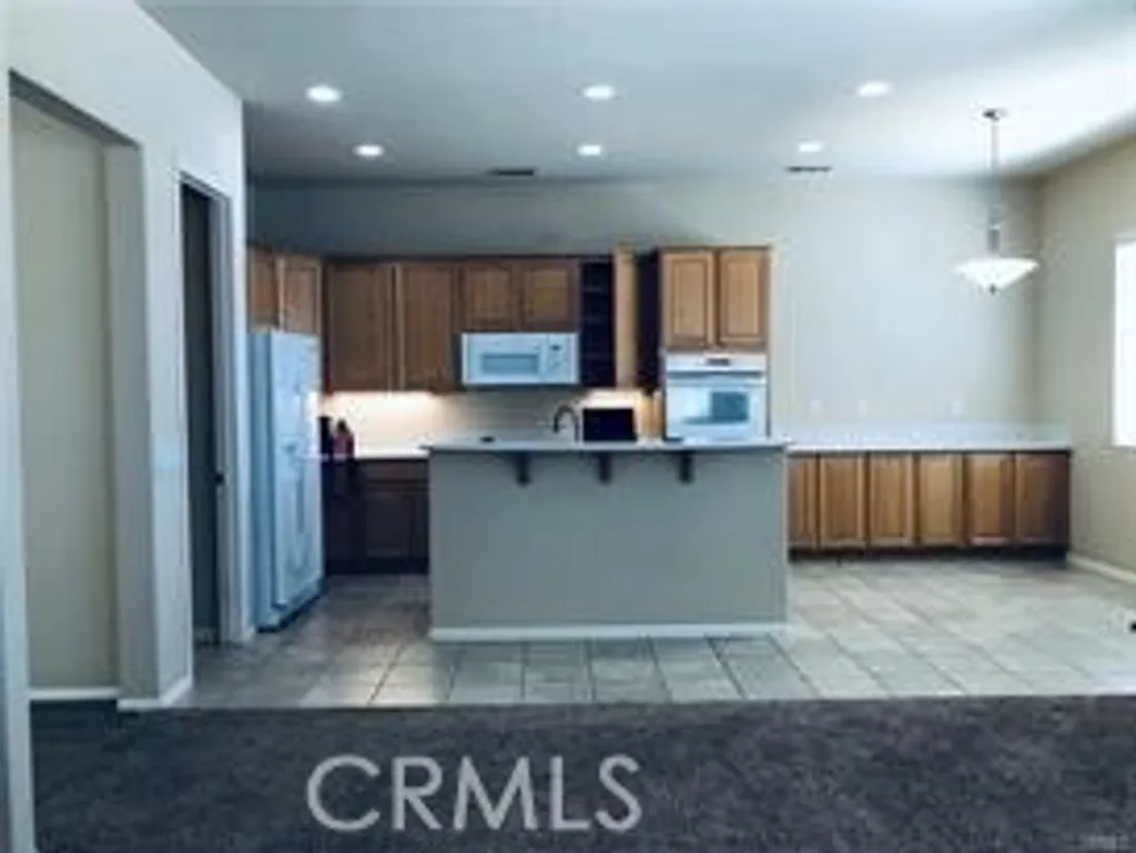 Additional image 4 of 10888 Aster Lane, Apple Valley, CA 92308