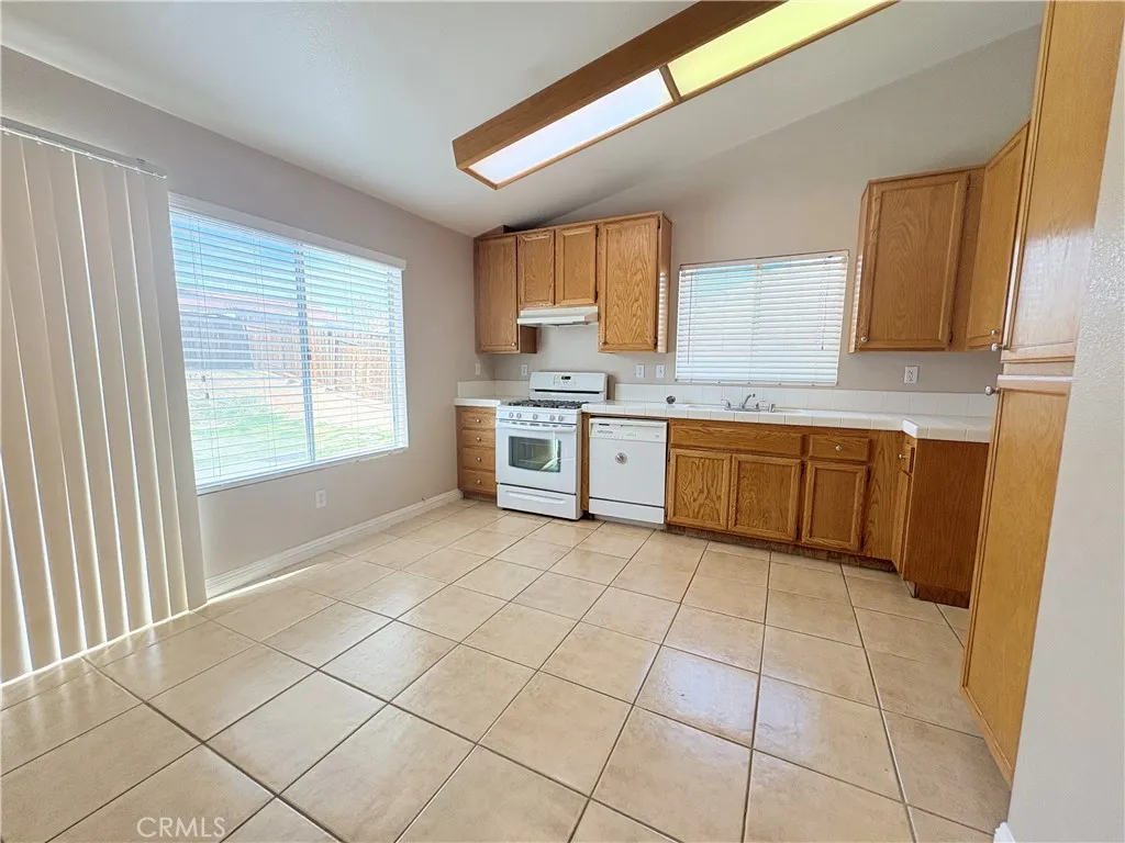 Additional image 5 of 13268 Princeton Dr, Victorville, CA 92392