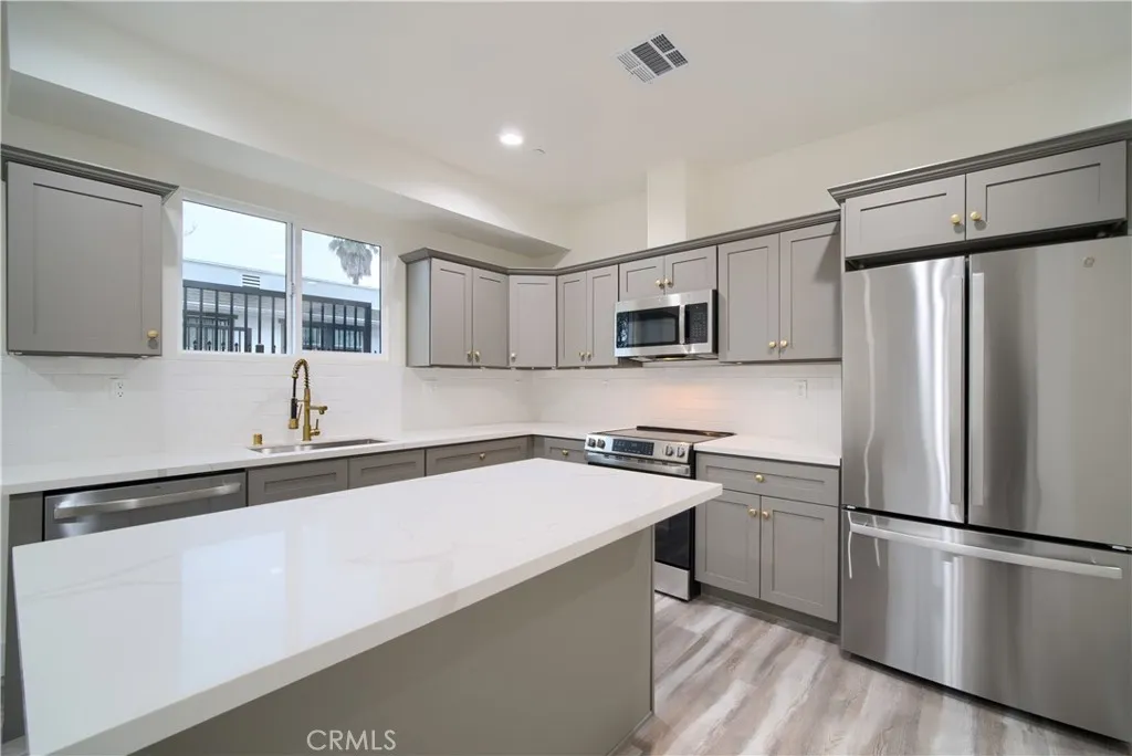 Additional image 33 of 2011 S 8th Avenue, Los Angeles, CA 90018