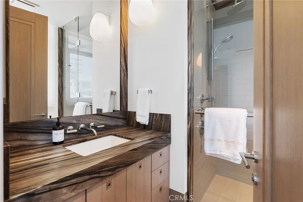 Additional image 45 of 716 The Strand, Manhattan Beach, CA 90266