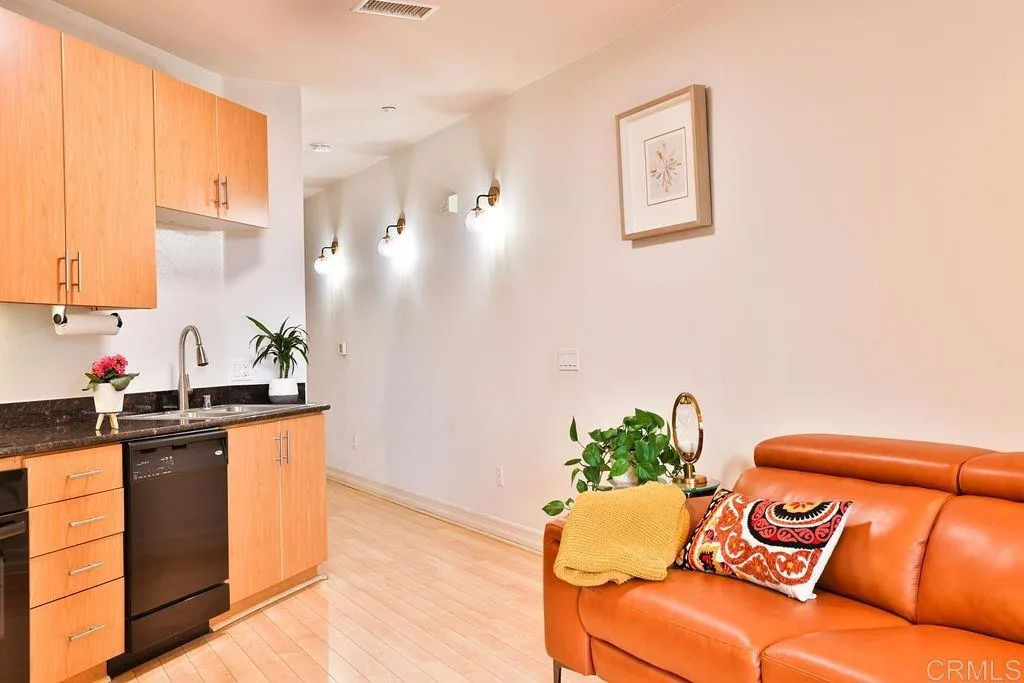 Additional image 42 of 1225 Island, San Diego, CA 92101