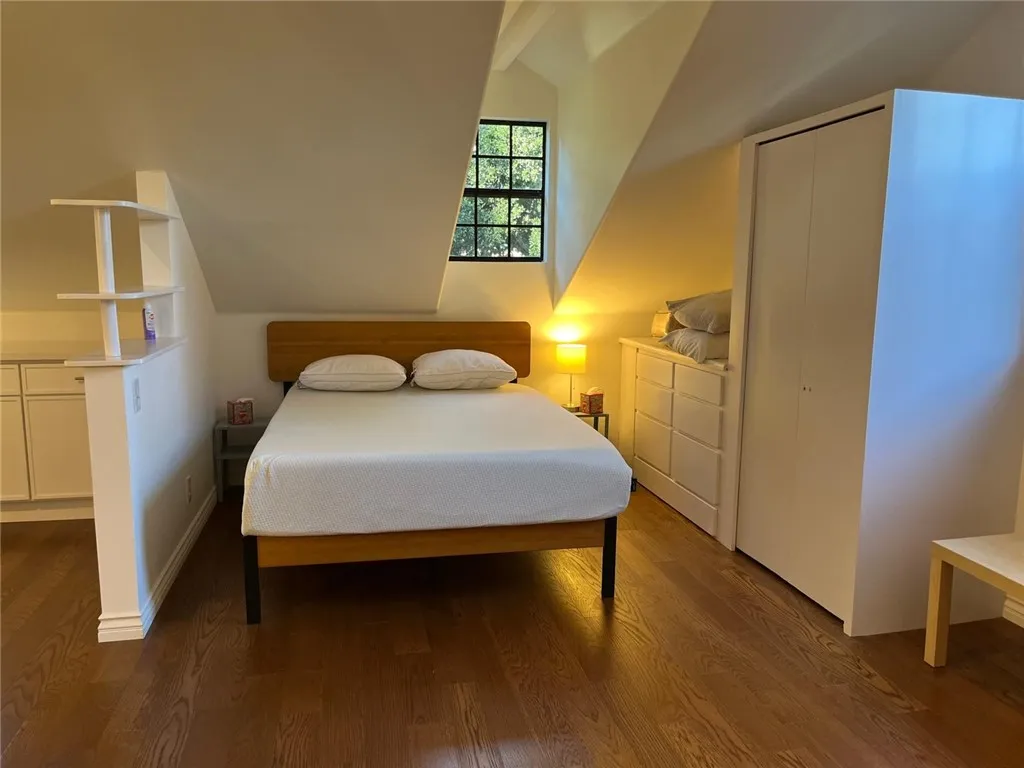 Additional image 11 of 23300 Raymond St Unit Studio, Chatsworth, CA 91311