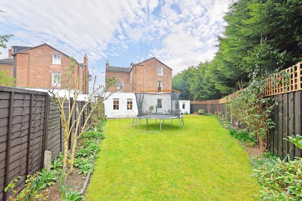 房产图片 36 - 埃奇巴斯顿，克拉伦登路