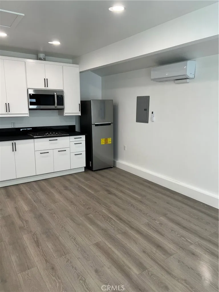 Additional image 13 of 19851 Gresham Street, Northridge, CA 91324