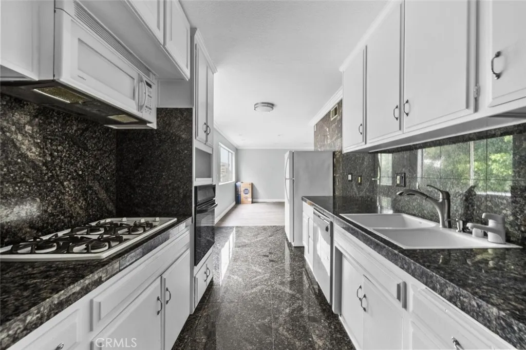 Additional image 16 of 6160 Whitsett Avenue Unit 8, North Hollywood, CA 91606