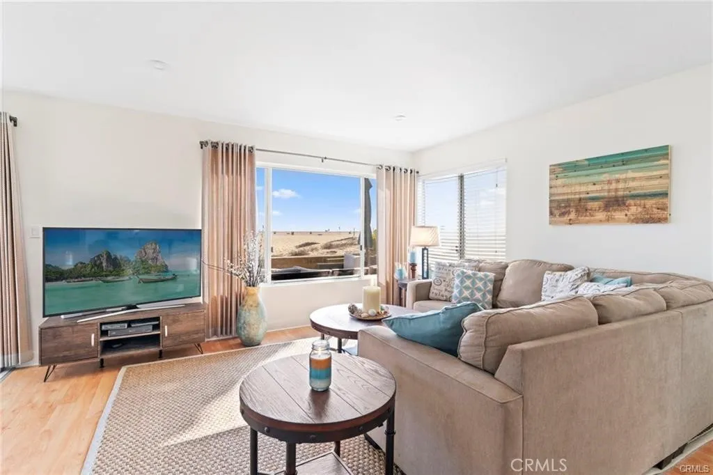 Additional image 43 of 418 E Oceanfront, Newport Beach, CA 92661