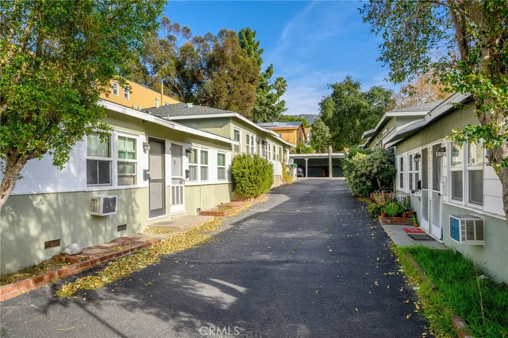 Additional image 35 of 10230 Silverton Unit 2, Tujunga, CA 91042