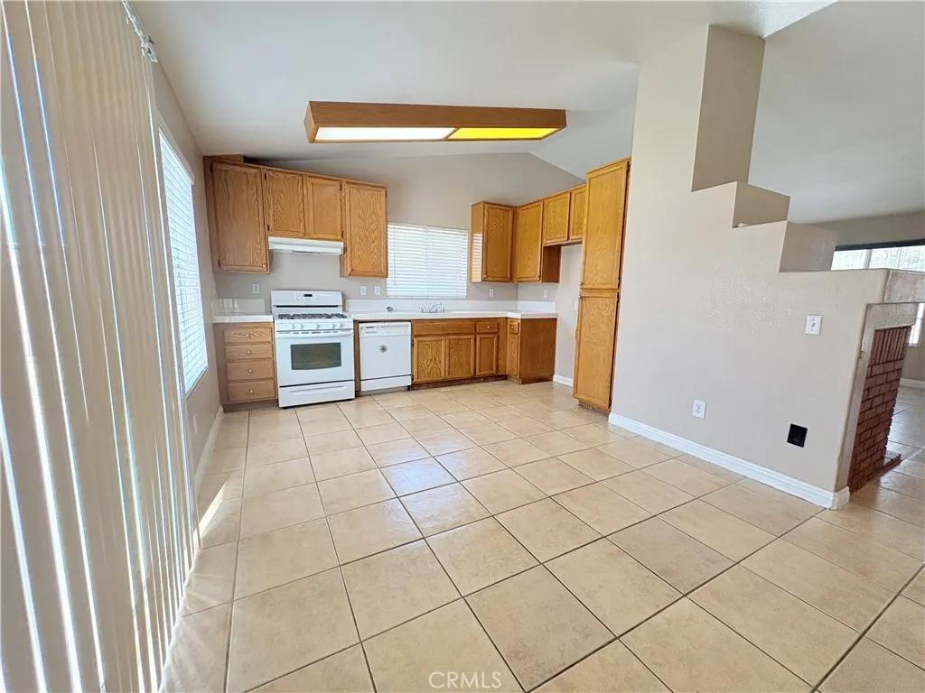 Additional image 6 of 13268 Princeton Dr, Victorville, CA 92392