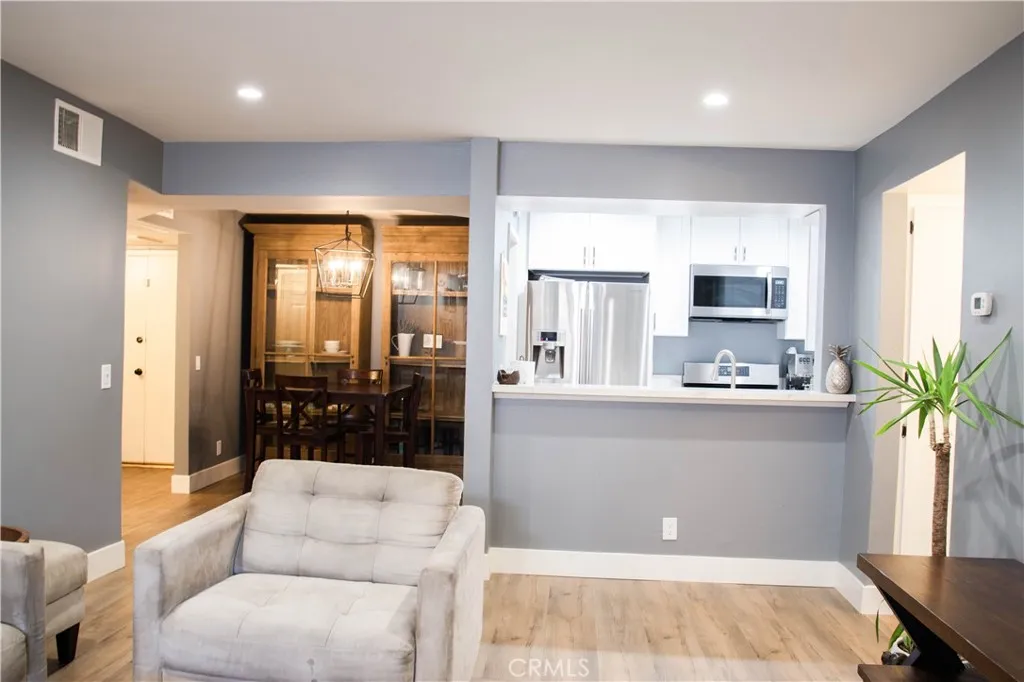 Additional image 17 of 4705 Kester Unit 106, Sherman Oaks, CA 91403