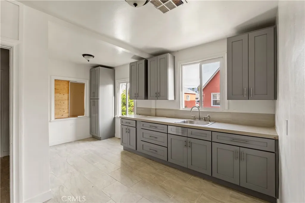 Additional image 9 of 272 W 9th Street, San Bernardino, CA 92401