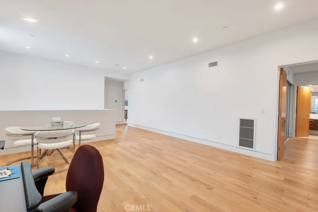 Additional image 62 of 16518 Moorpark Street, Encino, CA 91436