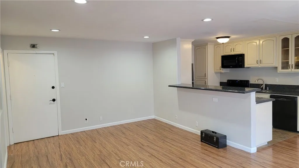 Additional image 38 of 5403 Newcastle Avenue Unit 12, Encino, CA 91316