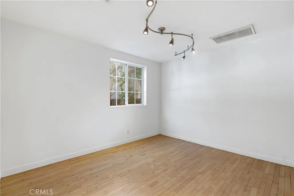 Additional image 8 of 17329 Burbank Boulevard, Encino, CA 91316