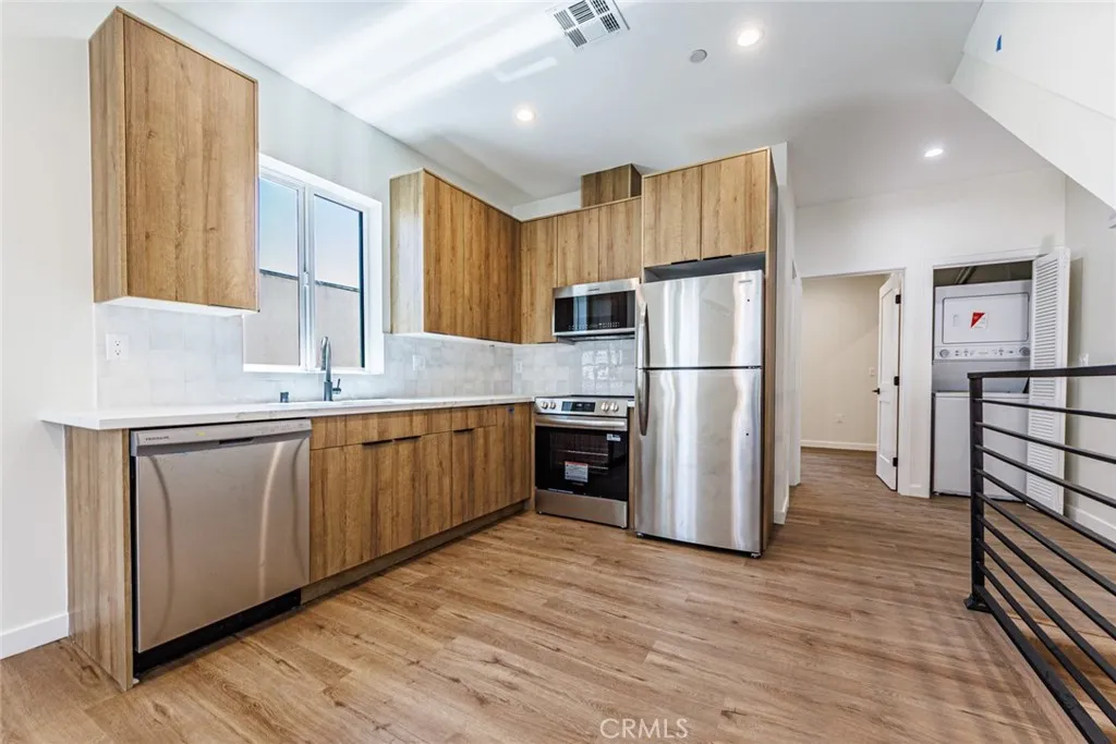 Additional image 12 of 1857 Crenshaw Boulevard Unit .5, Los Angeles, CA 90019