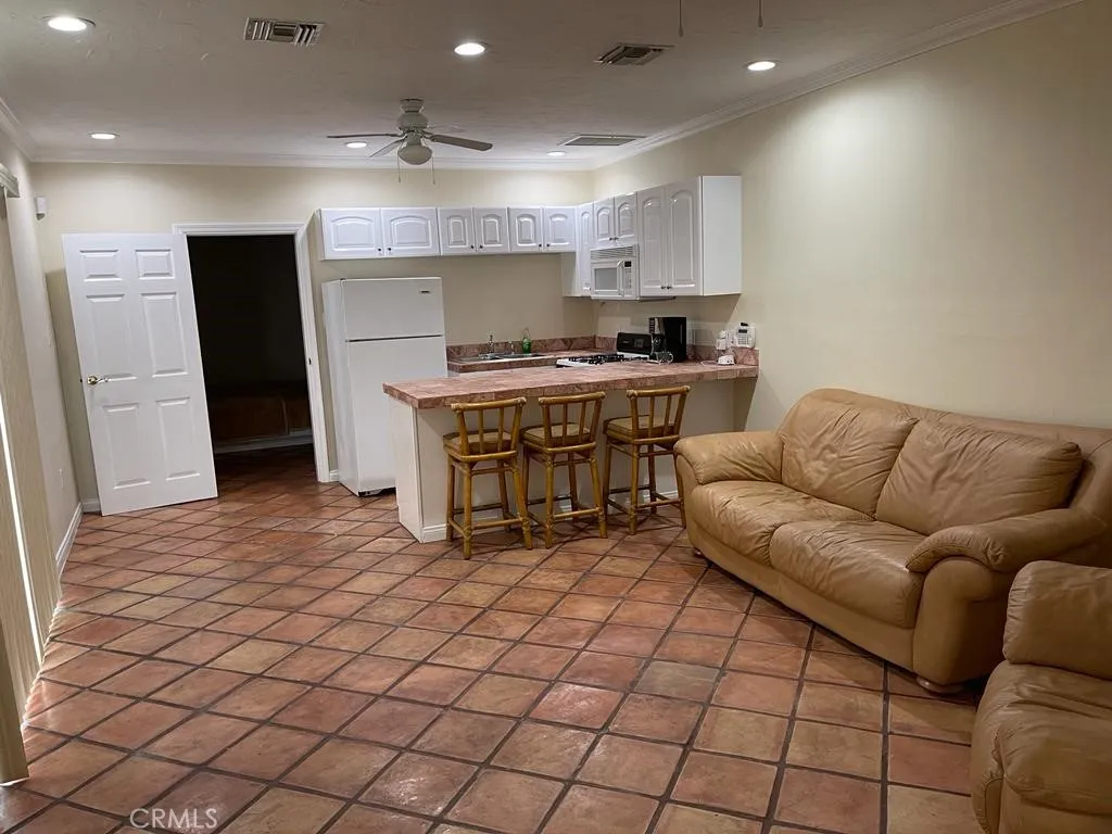 Additional image 8 of 4910 Brewster Dr Unit 2, Tarzana, CA 91356