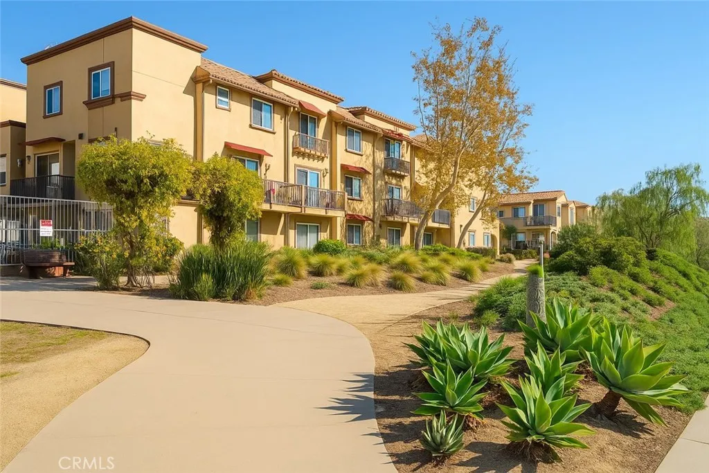 Additional image 45 of 2700 E.Chaucer Street Unit 2, Los Angeles, CA 90065