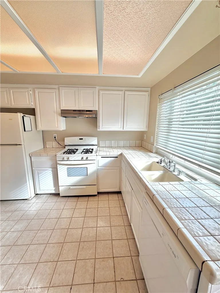 Additional image 29 of 942 W Cumberland Street, Upland, CA 91786