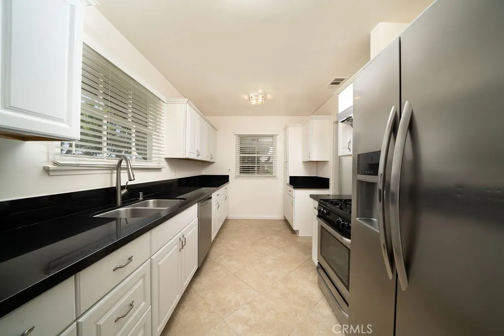 Additional image 46 of 2542 Vuelta Grande Ave, Long Beach, CA 90815