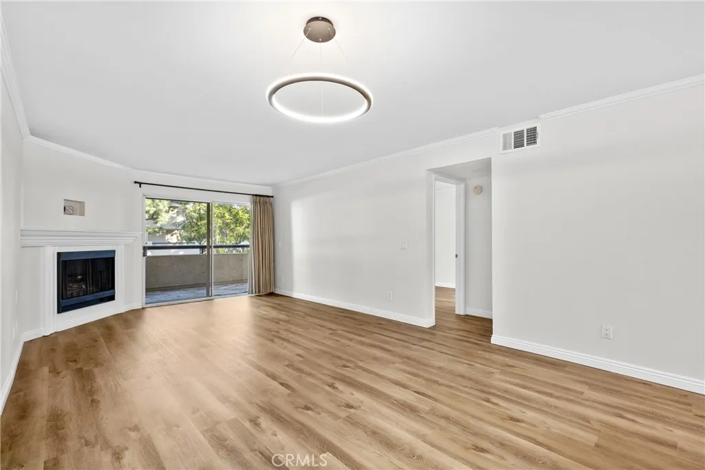 Additional image 3 of 5510 Owensmouth Avenue Unit 129, Woodland Hills, CA 91367