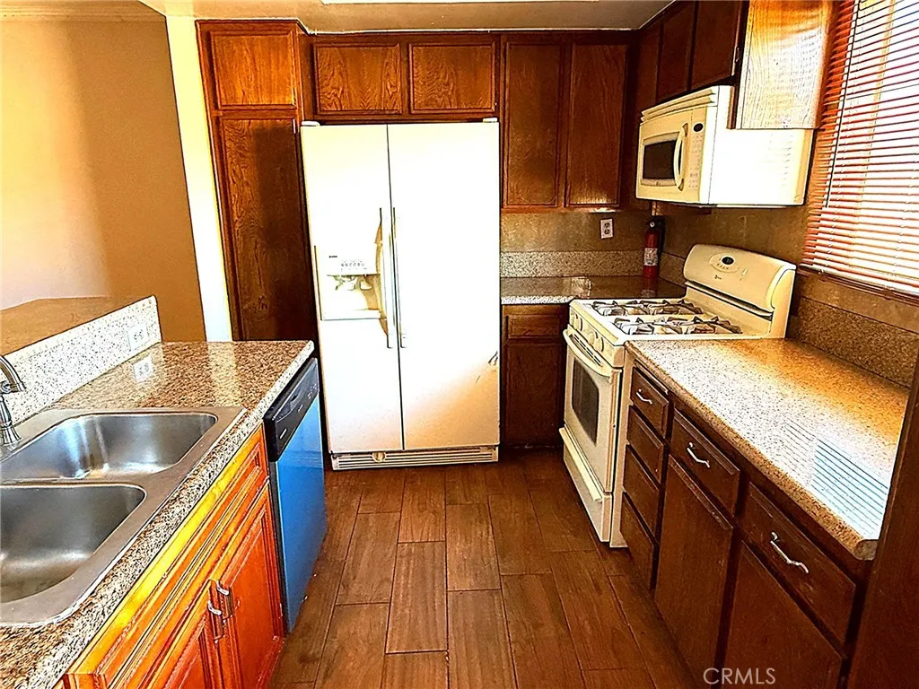 Additional image 17 of 13623 Valerio Unit C, Van Nuys, CA 91405