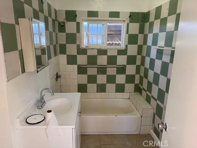 Additional image 12 of 1159 E 74th St, Los Angeles, CA 90001