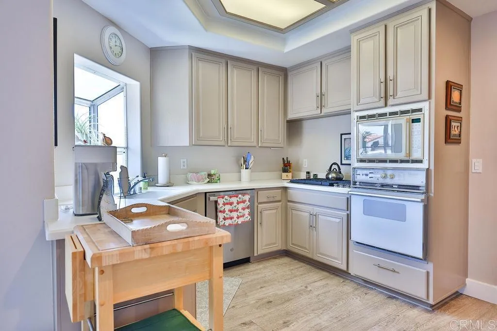 Additional image 93 of 229 Orange Ave Unit 3, Coronado, CA 92118