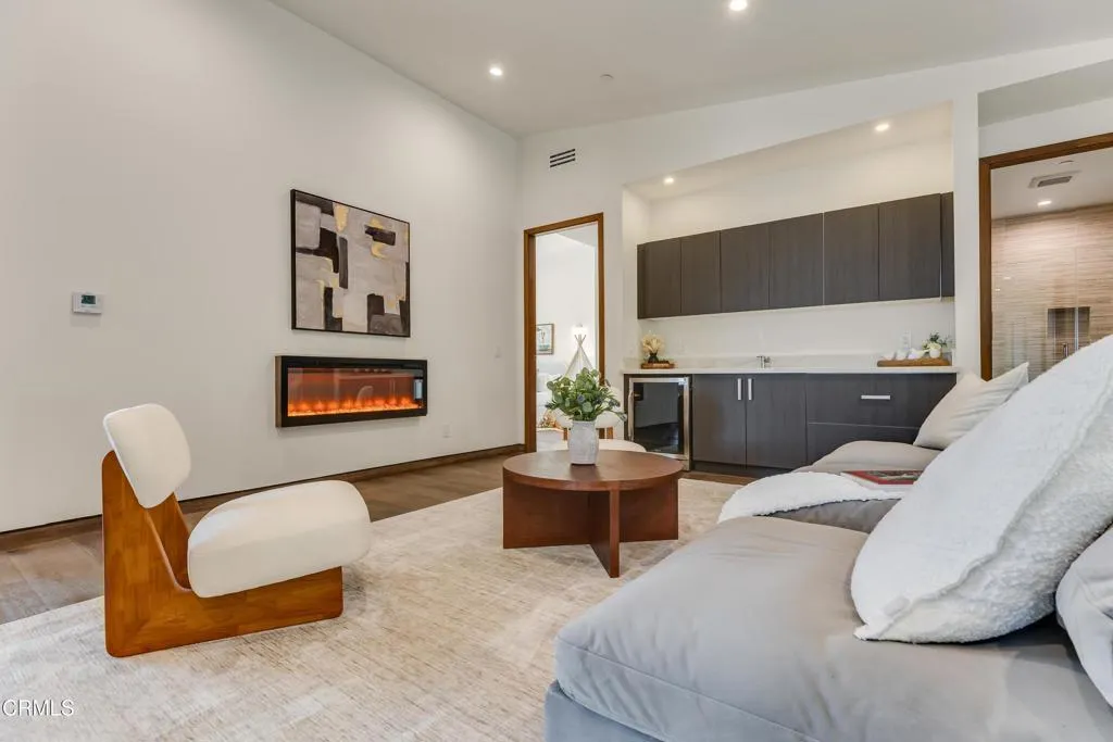 Additional image 23 of 12480 Viewcrest Road, Los Angeles, CA 91604