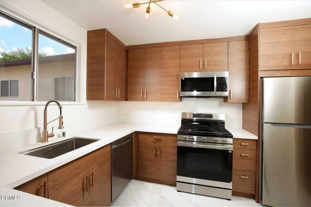 Additional image 10 of 7046 Murietta Avenue, Los Angeles, CA 91405