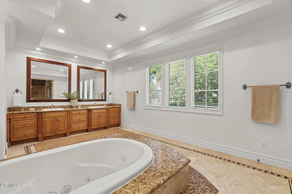 Additional image 114 of 1571 N Bundy Drive, Los Angeles, CA 90049