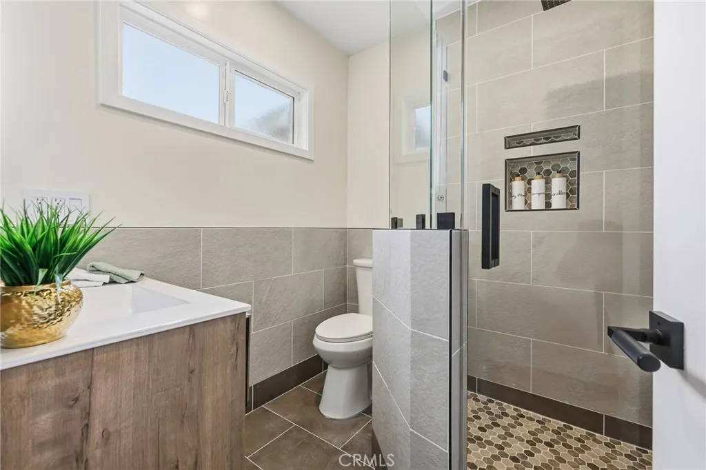 Additional image 7 of 9233 Swinton, North Hills, CA 91343