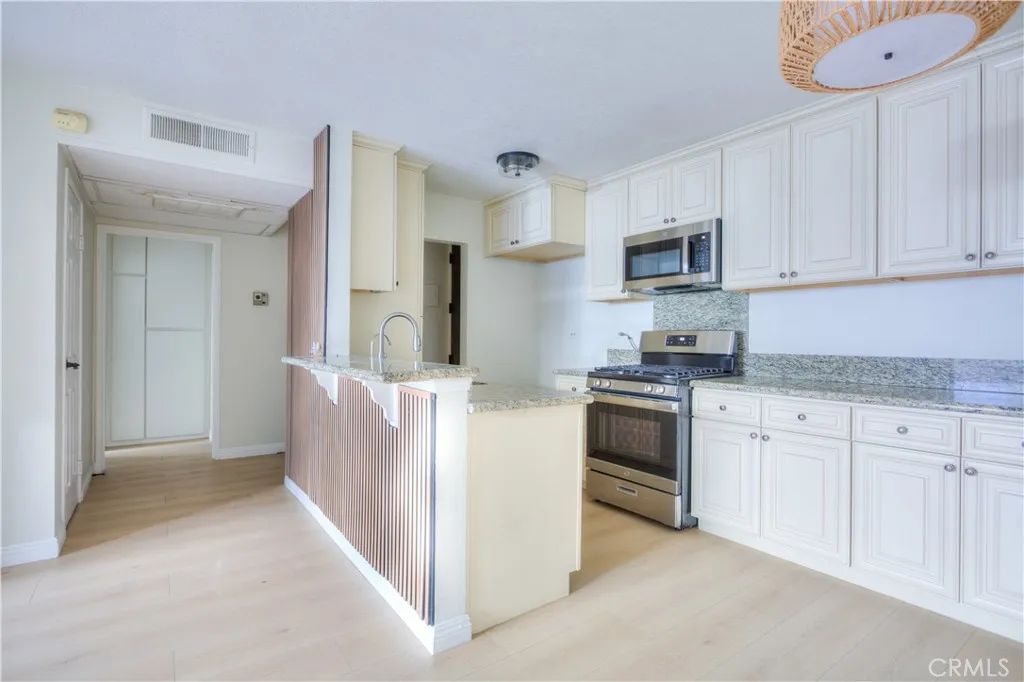 Additional image 5 of 421 S La Fayette Park Pl Unit 624, Los Angeles, CA 90057