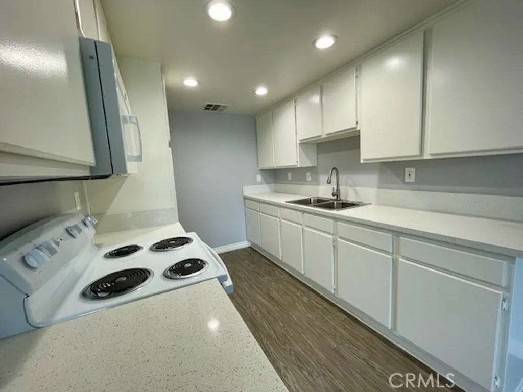 Additional image 5 of 100 N Glendora Avenue Unit 208, Glendora, CA 91741