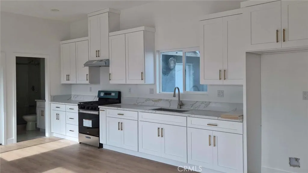 Additional image 2 of 2331 N Benton Way, Santa Ana, CA 92706