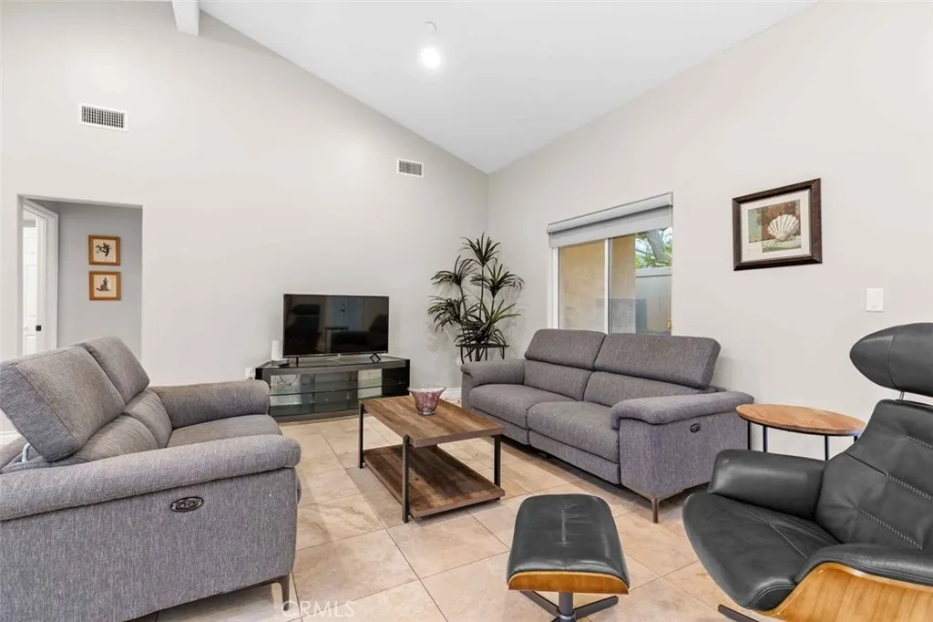 Additional image 5 of 16577 Knollwood Dr, Granada Hills, CA 91344