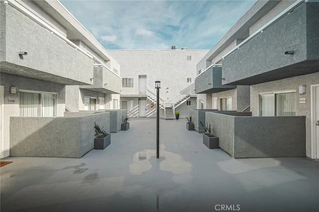 Additional image 22 of 4406 Cahuenga Boulevard Unit 101, Toluca Lake, CA 91602