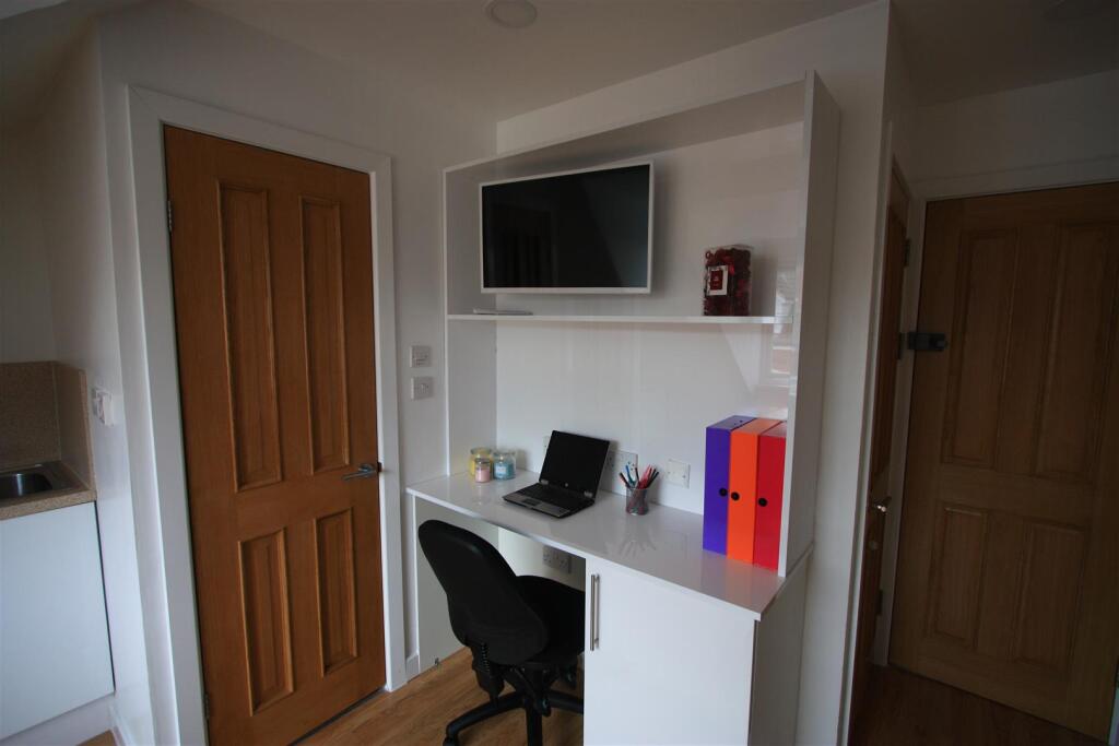 Additional image 3 of George Road