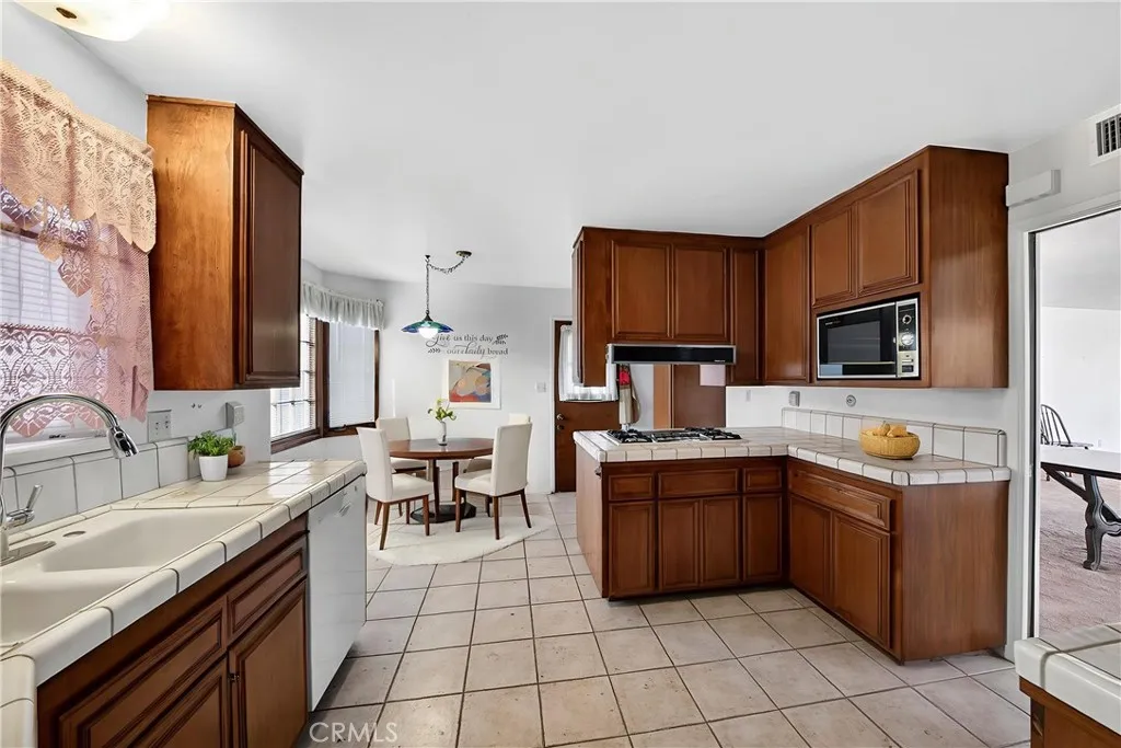 Additional image 54 of 203 N Royal Place, Anaheim, CA 92806