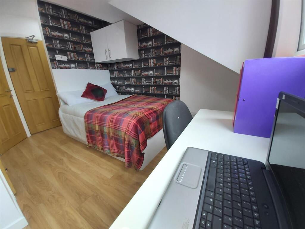 Additional image 4 of North Road