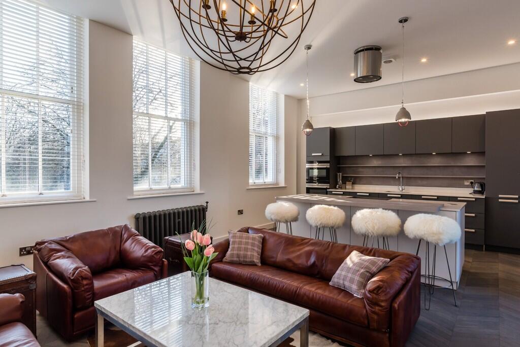 房产图片 2 - 圣保罗广场21-23号，珠宝区，圣保罗大厦