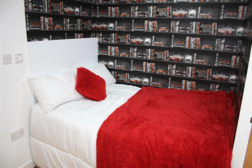 Additional image 9 of Next to University