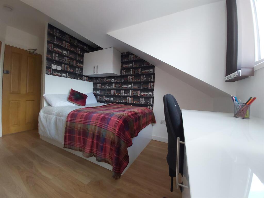 Additional image 3 of North Road