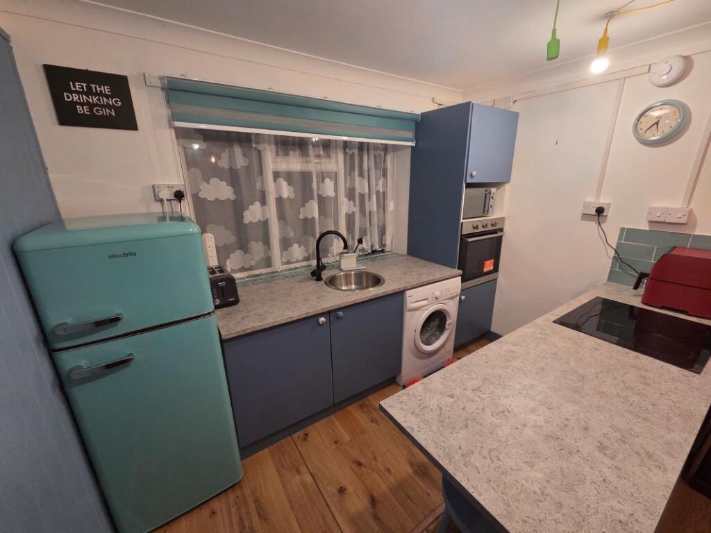 Additional image 5 of Flat 2, Yenton Court, 742 Chester Road, Erdington, Birmingham, West Midlands, B24 0EB