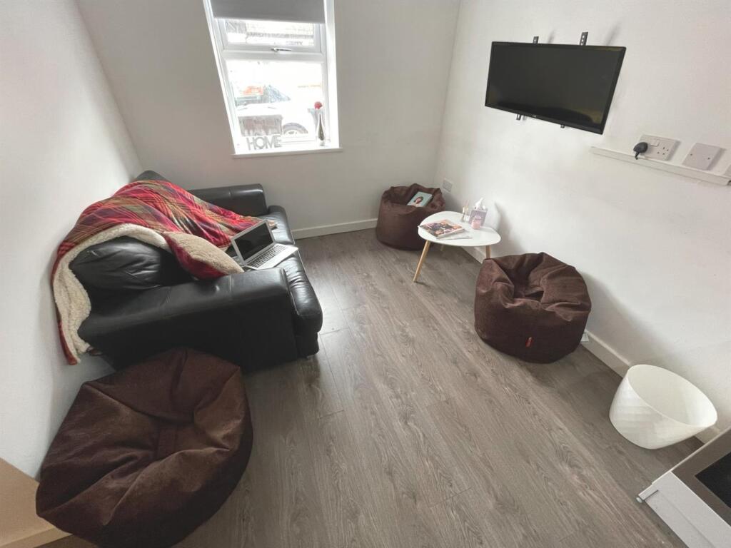 Additional image 10 of Next to the University of Birmingham